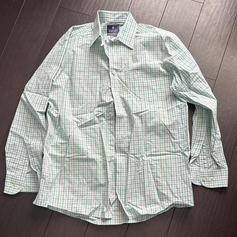 Stafford Men's Light Green Plaid Button Down Shirt